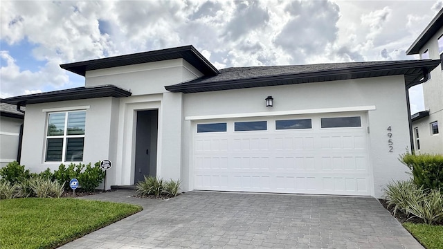 view of front of house featuring a garage