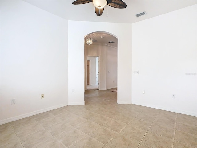 empty room featuring ceiling fan