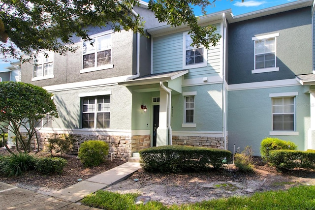 view of front facade featuring covered porch