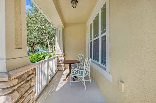 2917 Windmill Dr, Kissimmee, FL 34741 - balcony with a porch