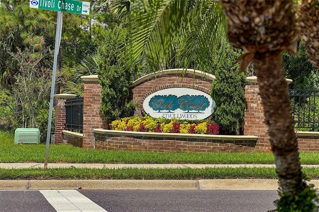 view of community / neighborhood sign