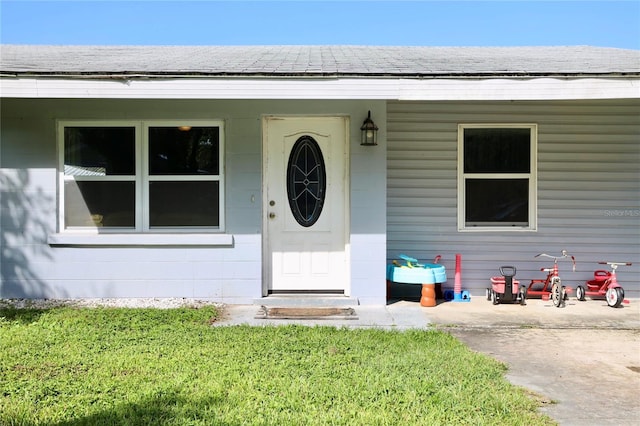 entrance to property with covered porch