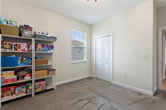 recreation room featuring carpet