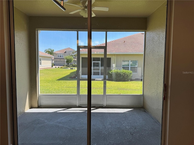 1077 Quaker Ridge Ln, Davenport, FL 33896 - unfurnished sunroom with ceiling fan