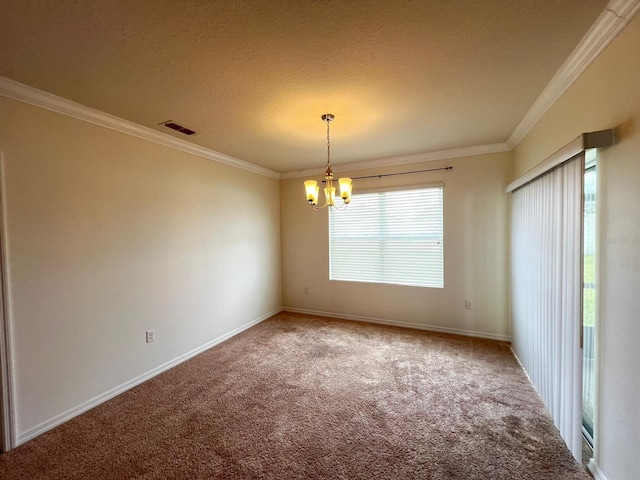 unfurnished room with a textured ceiling, crown molding, a chandelier, and carpet flooring