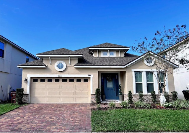 view of front facade with a garage