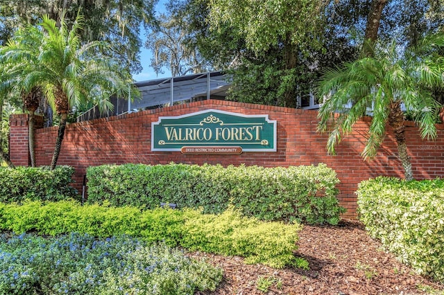 2228 Valrico Forest Dr, Valrico, FL 33594 - view of community / neighborhood sign