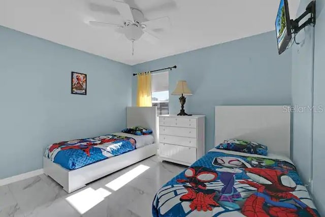 bedroom with ceiling fan