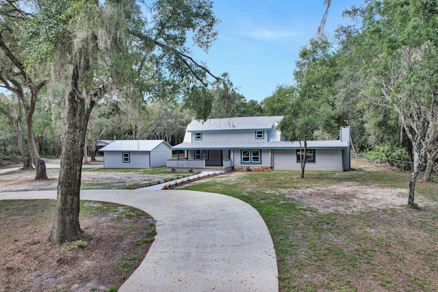 view of front of property featuring a porch