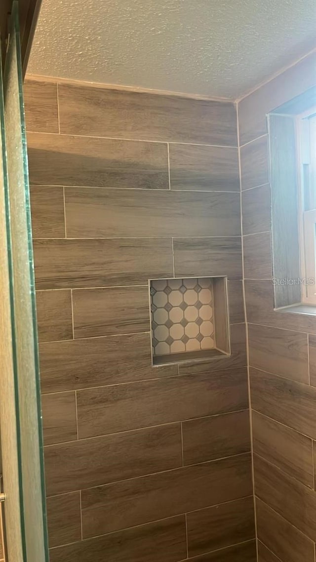 room details featuring a textured ceiling