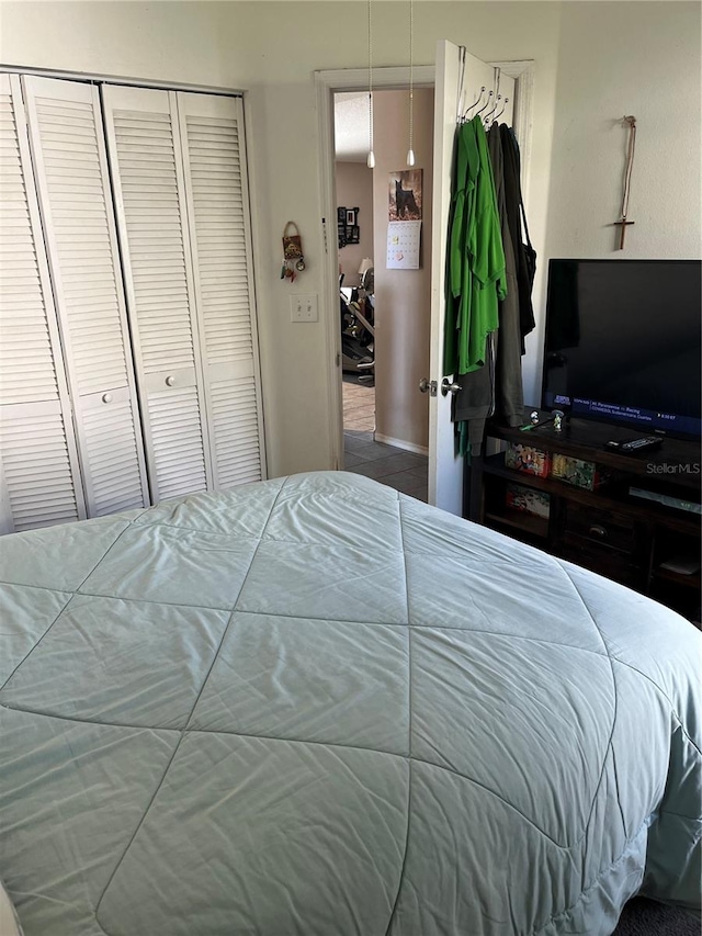 bedroom featuring a closet