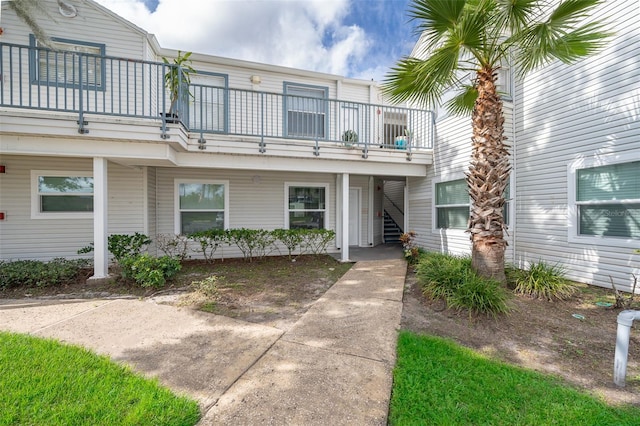 exterior space featuring a balcony