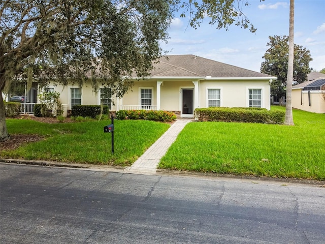 view of front of property with a front yard