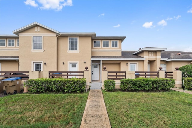 view of front of home with a front yard