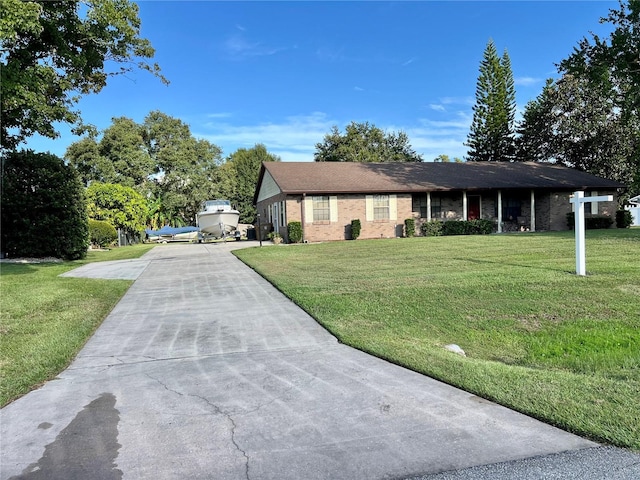 view of front of property with a front yard