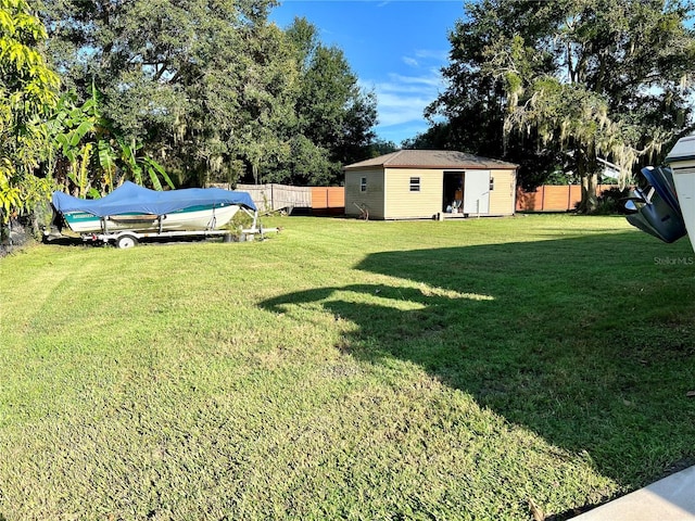 view of yard with a shed