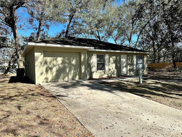 view of front facade featuring a garage