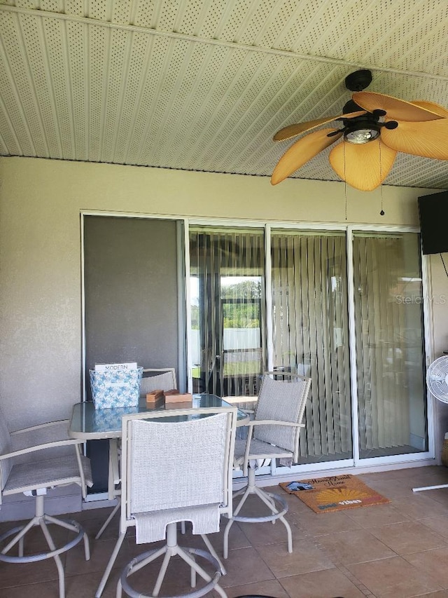 view of patio with ceiling fan