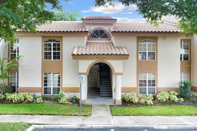 view of mediterranean / spanish-style house