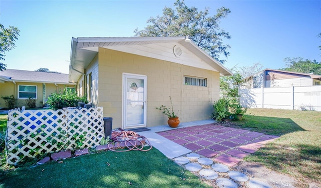 1501 NE 57th St, Ocala, FL 34479 - view of outbuilding featuring fence