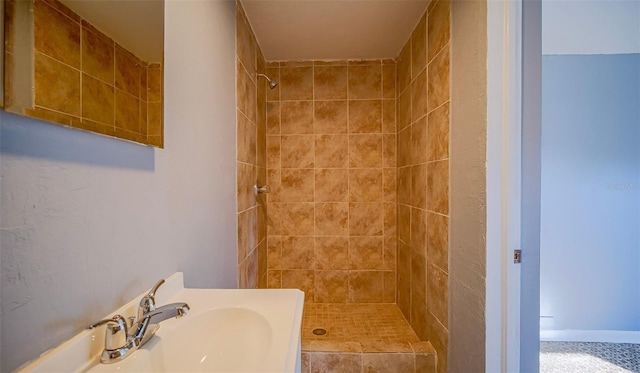 1501 NE 57th St, Ocala, FL 34479 - full bathroom with a tile shower and a sink