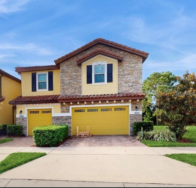 view of front of house featuring a garage