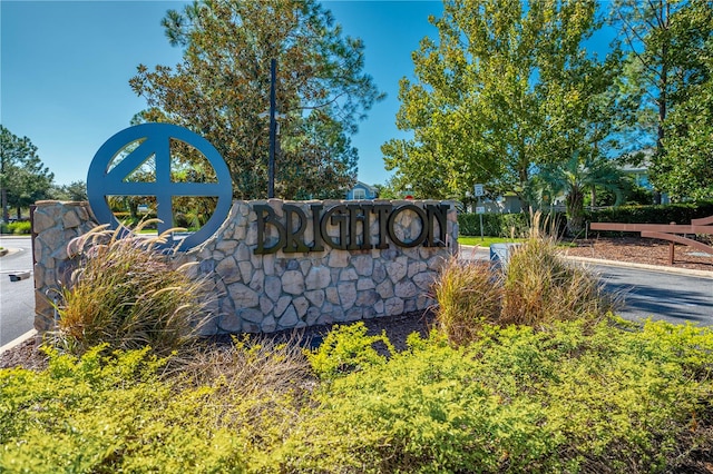 view of community / neighborhood sign