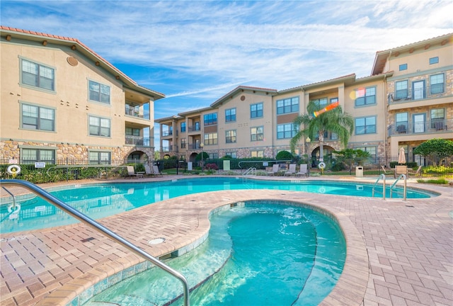 view of swimming pool