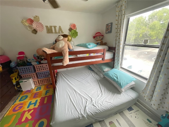 bedroom with ceiling fan