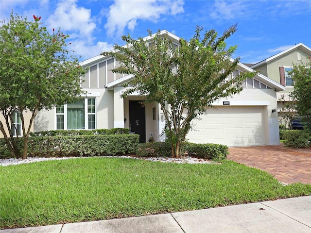 view of front of home featuring a front lawn