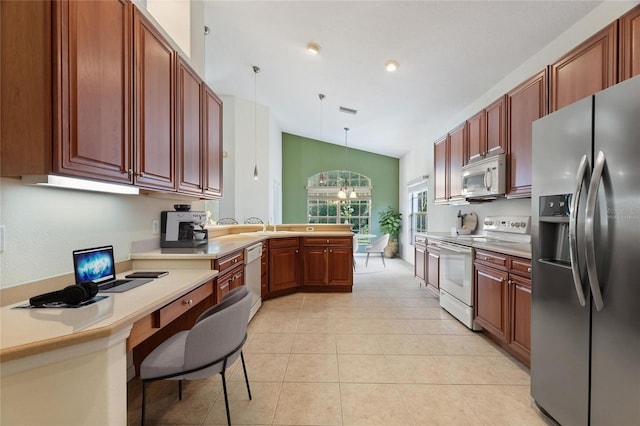 kitchen with kitchen peninsula, hanging light fixtures, an inviting chandelier, vaulted ceiling, and white appliances