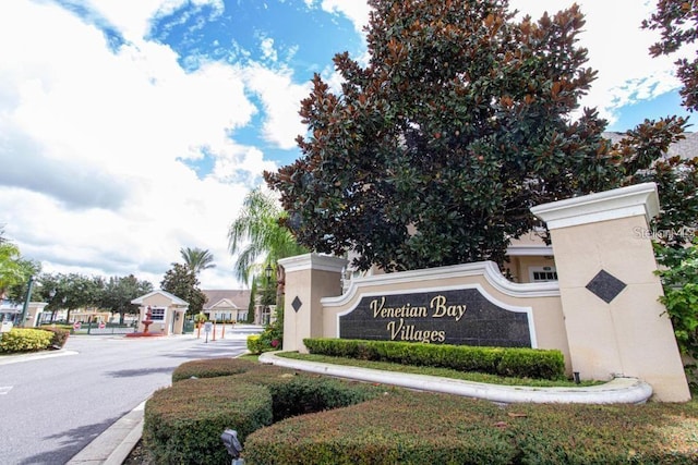 view of community / neighborhood sign