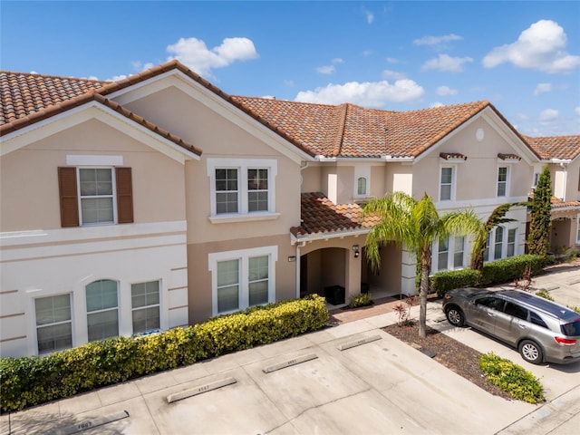 view of mediterranean / spanish-style house