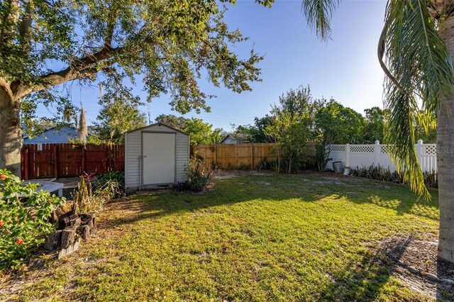 1402 Westminster Way, Kissimmee, FL 34744 - view of yard