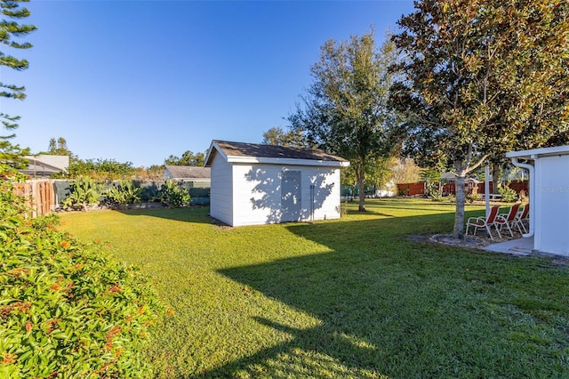 view of yard with a shed