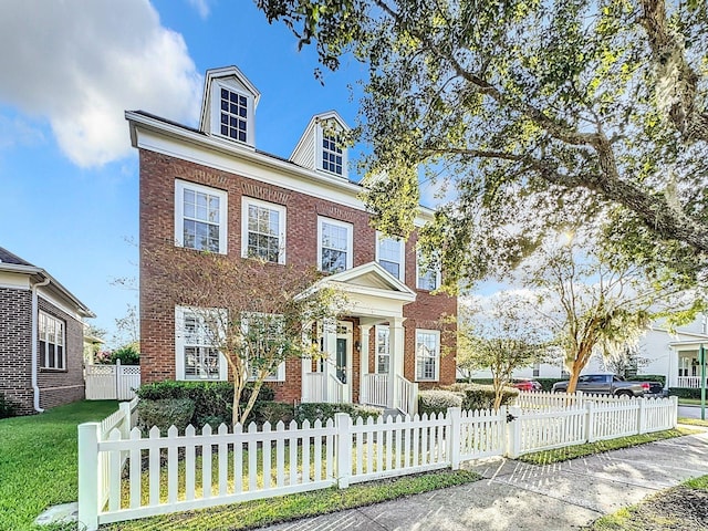 view of front of house featuring a front yard