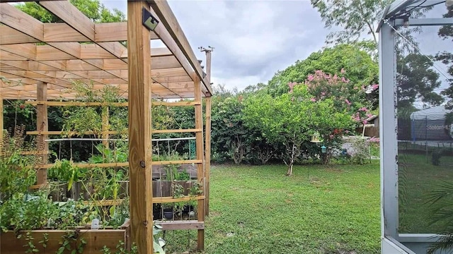 view of yard featuring a pergola