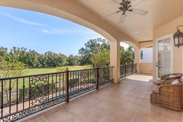 balcony with ceiling fan