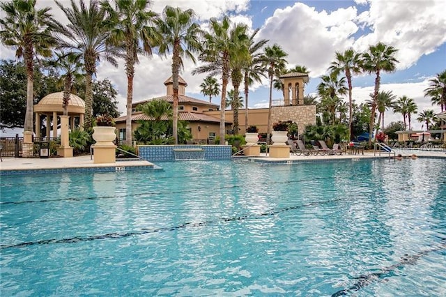 view of swimming pool