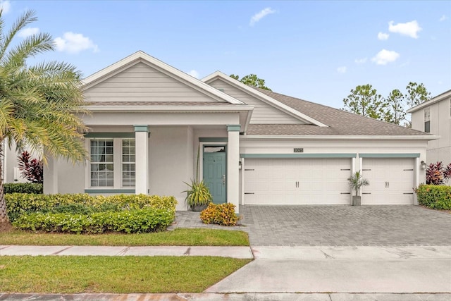 view of front facade with a garage