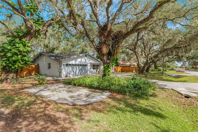 view of yard with a garage