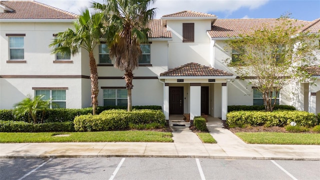 view of mediterranean / spanish-style home