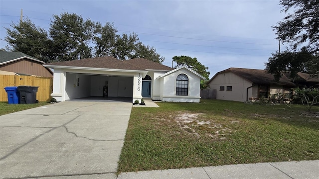 view of front of property featuring a front yard