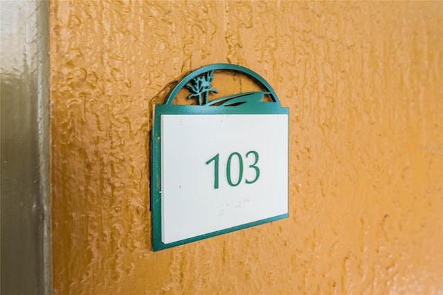12527 Floridays Resort Dr Unit E-103, Orlando, FL 32821 - detailed view of stucco siding