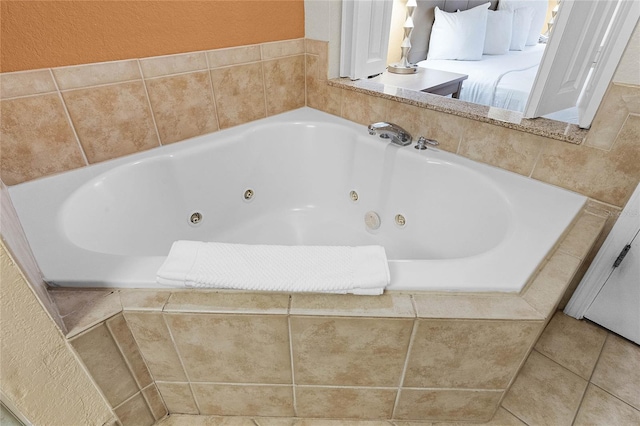 12527 Floridays Resort Dr Unit E-103, Orlando, FL 32821 - full bath with a jetted tub