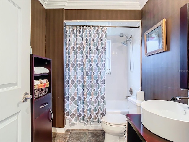 full bathroom featuring crown molding, toilet, shower / bath combination with curtain, and vanity