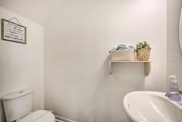 709 Benoi Dr, Davenport, FL 33896 - bathroom with a sink and toilet