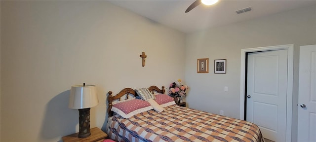 bedroom with ceiling fan