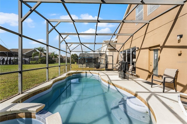 131 Cadiz Loop, Davenport, FL 33837 - outdoor pool featuring a yard, a patio area, and a lanai