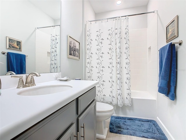 full bathroom with shower / bath combination with curtain, vanity, and toilet